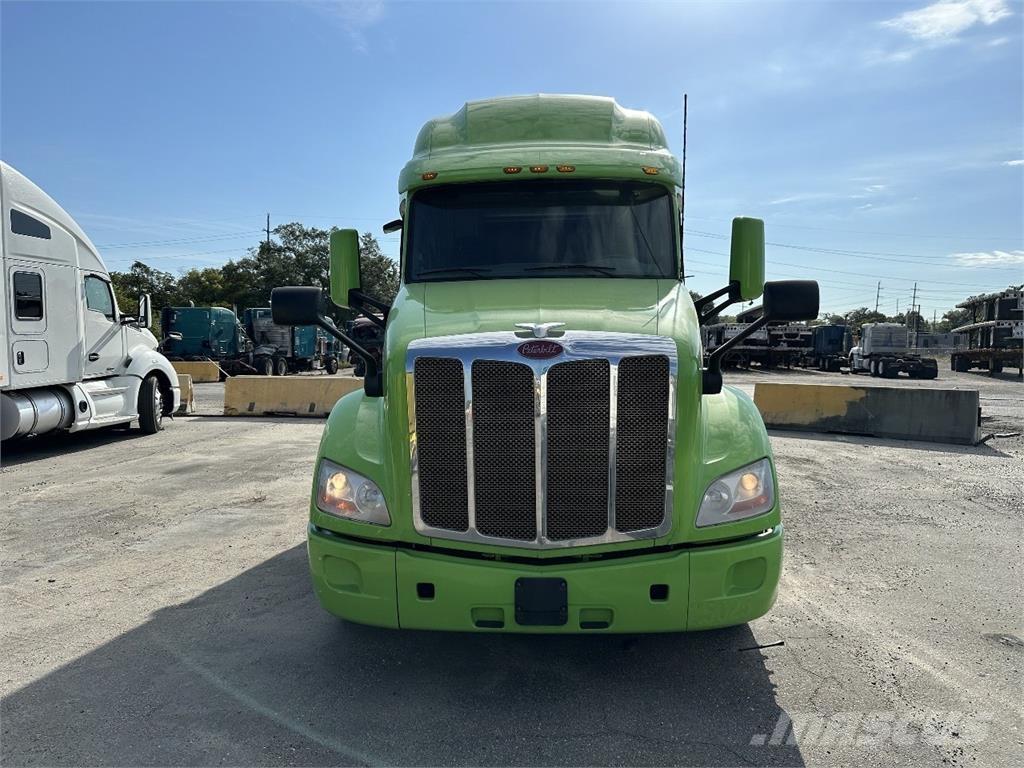 Peterbilt 579 Truck Tractor Units