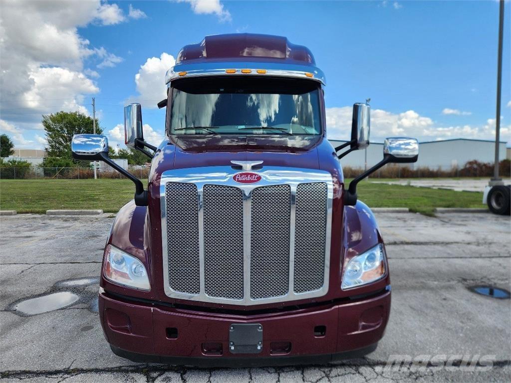 Peterbilt 579 Truck Tractor Units