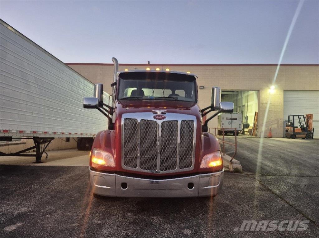 Peterbilt 579 Truck Tractor Units