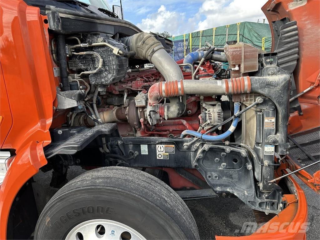 Peterbilt 579 Truck Tractor Units