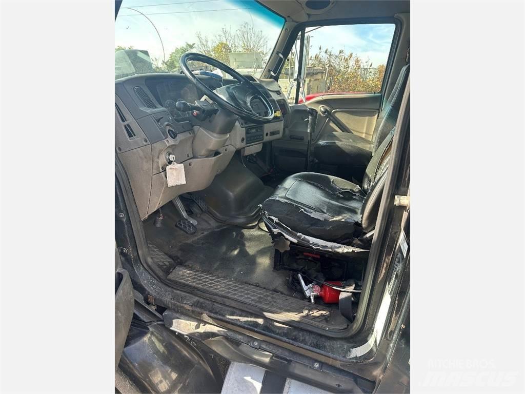 Sterling A9500 Truck Tractor Units