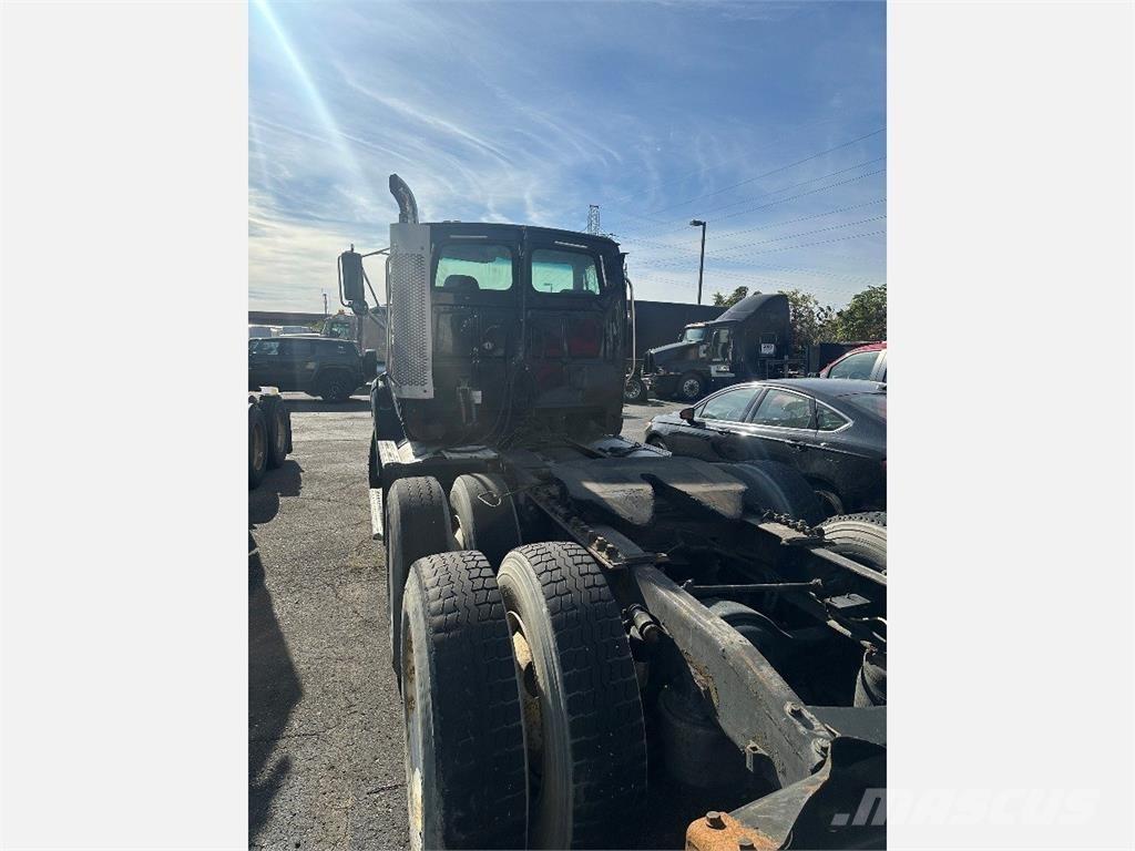 Sterling A9500 Truck Tractor Units