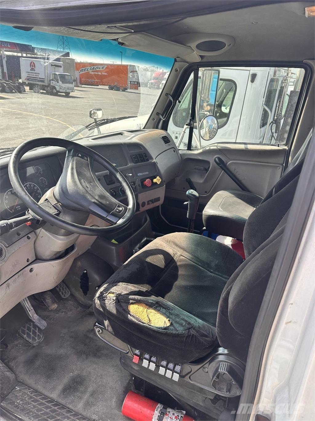 Sterling A9500 Truck Tractor Units