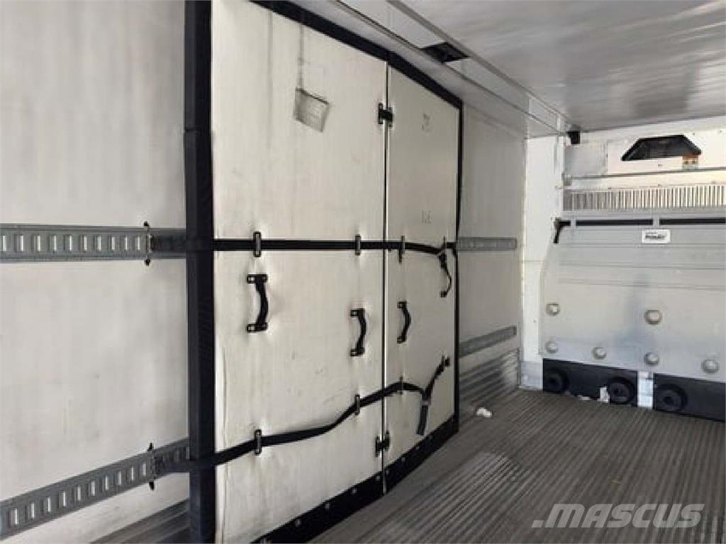 Utility 3000R Temperature controlled semi-trailers