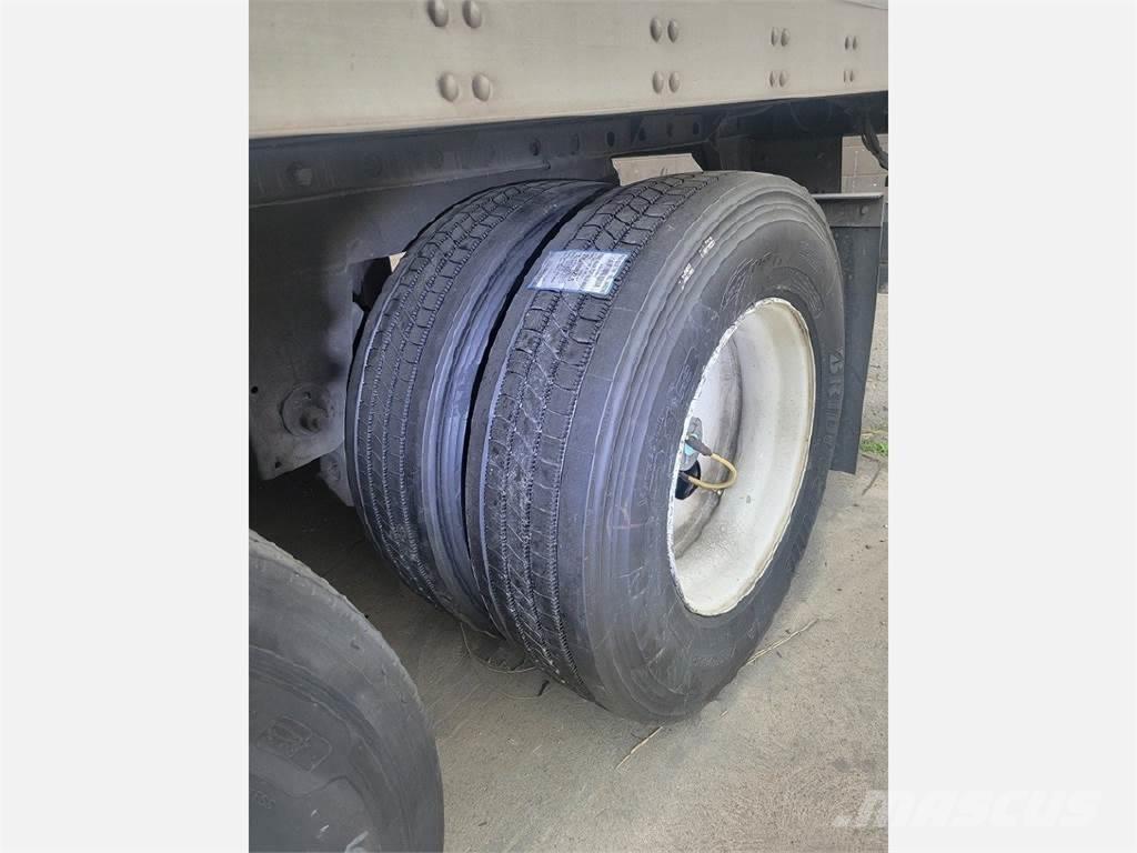 Utility VS2DX 36' Van Body Trailers