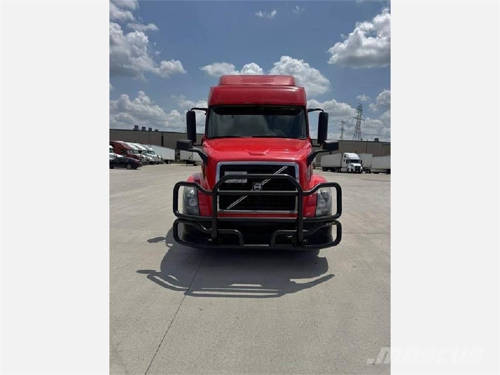 Volvo VNL 860 Truck Tractor Units