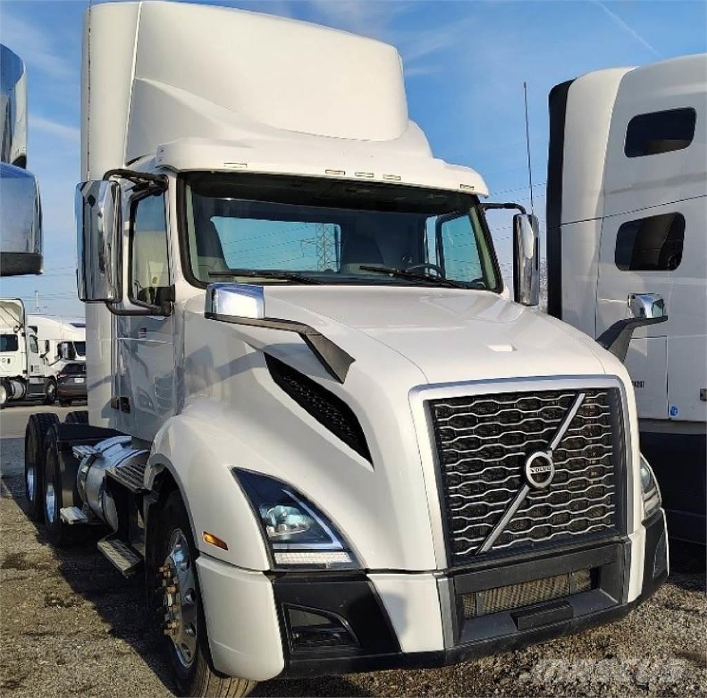 Volvo VNL300 Truck Tractor Units