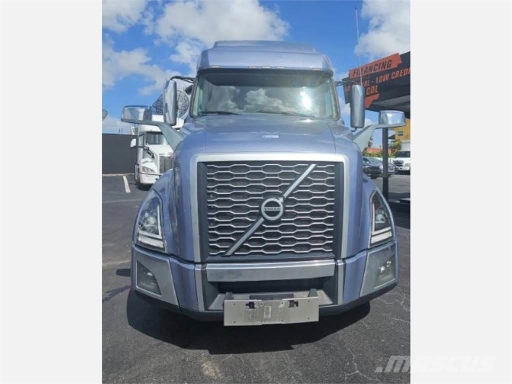 Volvo VNL64T760 Truck Tractor Units
