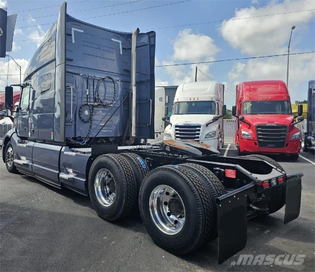 Volvo VNL64T760 Truck Tractor Units