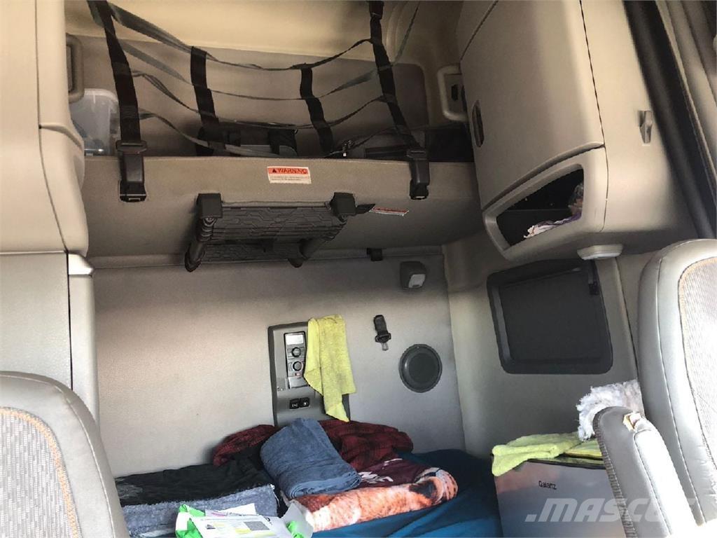 Volvo VNL64T760 Truck Tractor Units