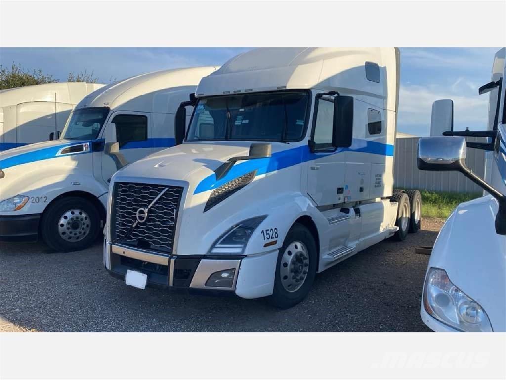 Volvo VNL64T760 Truck Tractor Units