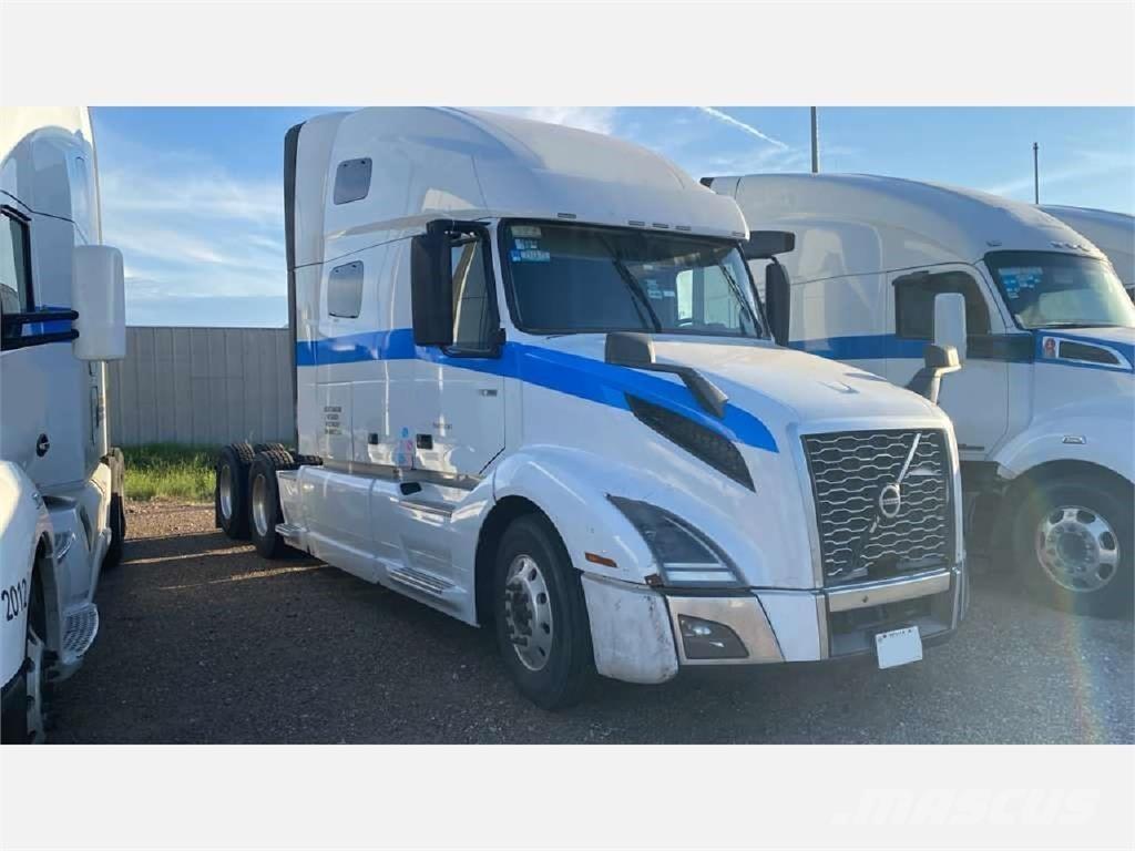 Volvo VNL64T760 Truck Tractor Units