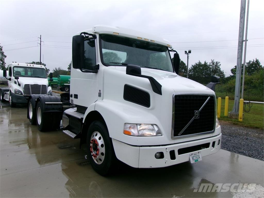Volvo VNM64T200 Truck Tractor Units