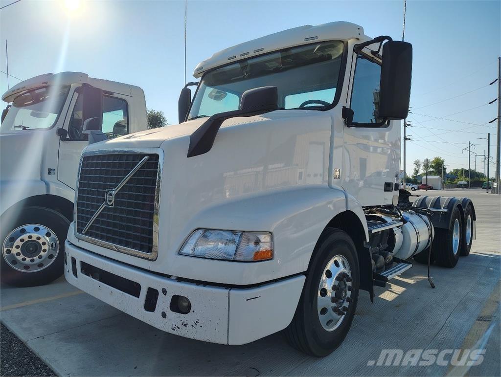 Volvo VNM64T200 Truck Tractor Units
