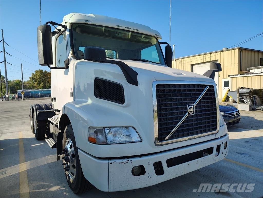 Volvo VNM64T200 Truck Tractor Units