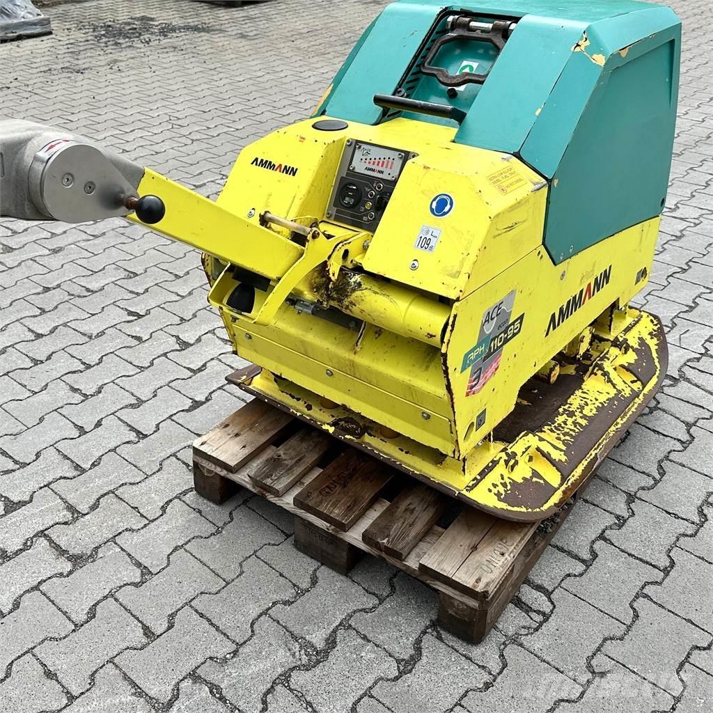  APH 110-95 APH 110-95 Vibrator compactors