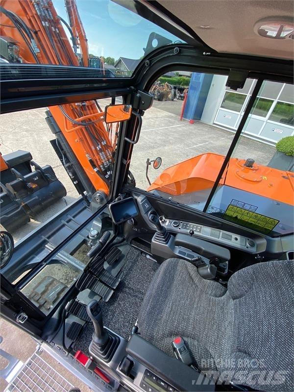 Develon DX85R-7 Mini excavators < 7t