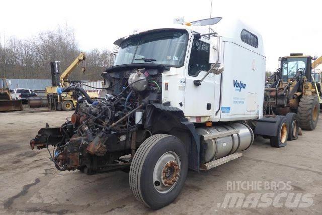 Mack CXN613 Truck Tractor Units