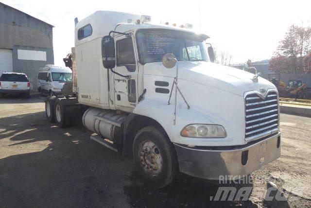 Mack CXN613 Truck Tractor Units