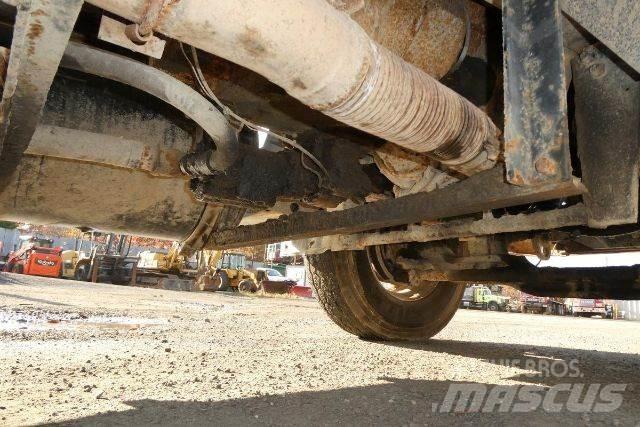 Mack RD688S Containerframe/Skiploader trucks