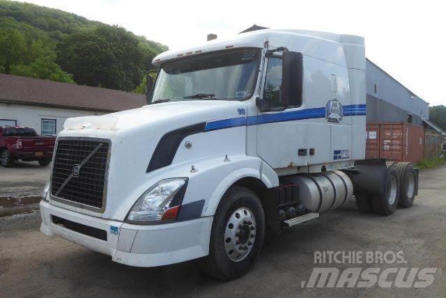 Volvo VNL64T Truck Tractor Units