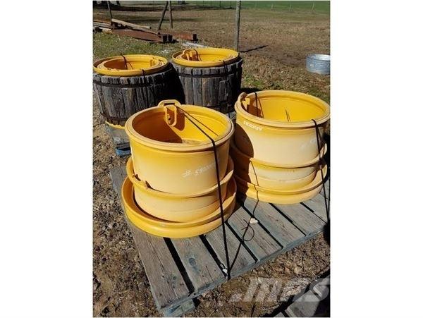 Volvo A25 Tyres, wheels and rims