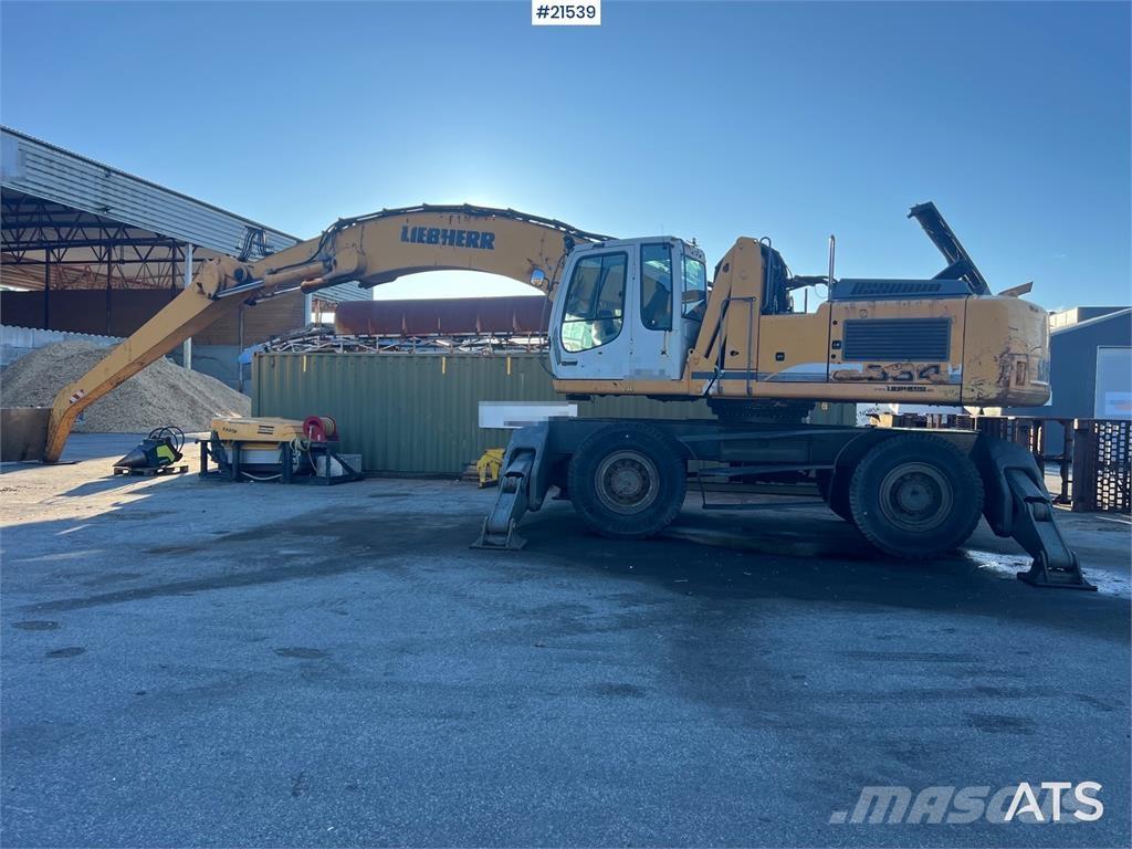 Liebherr A934C Wheeled excavators