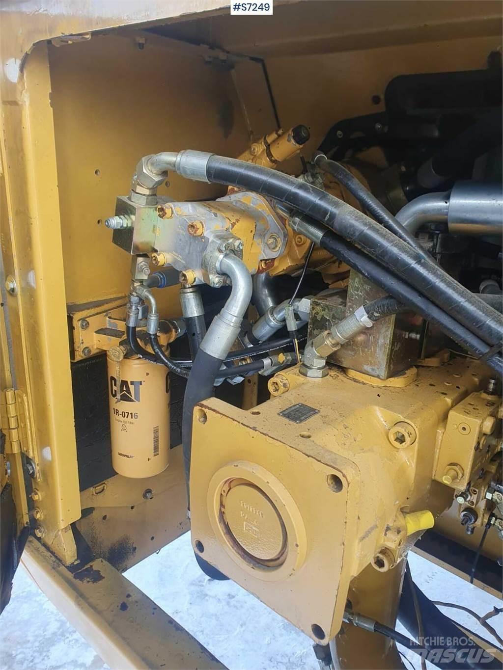 CAT 365C Crawler excavators