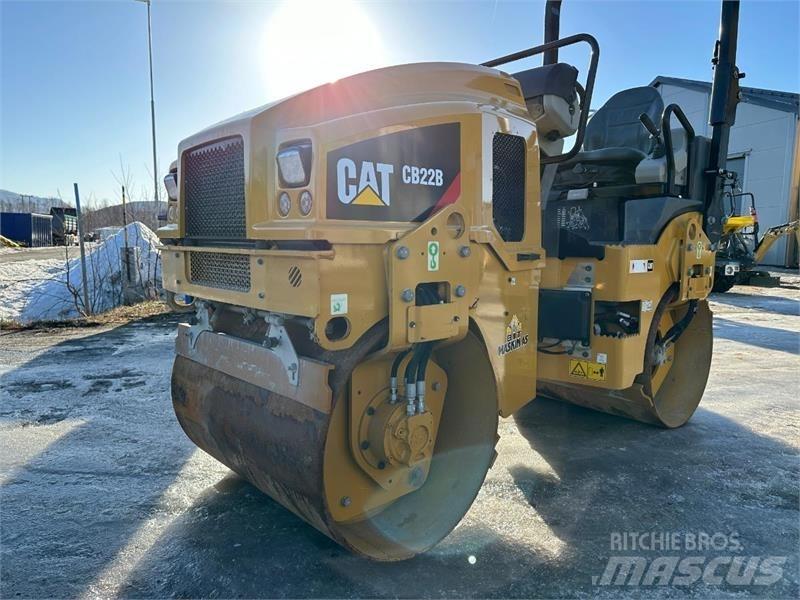 CAT cb22b Vibrator compactors