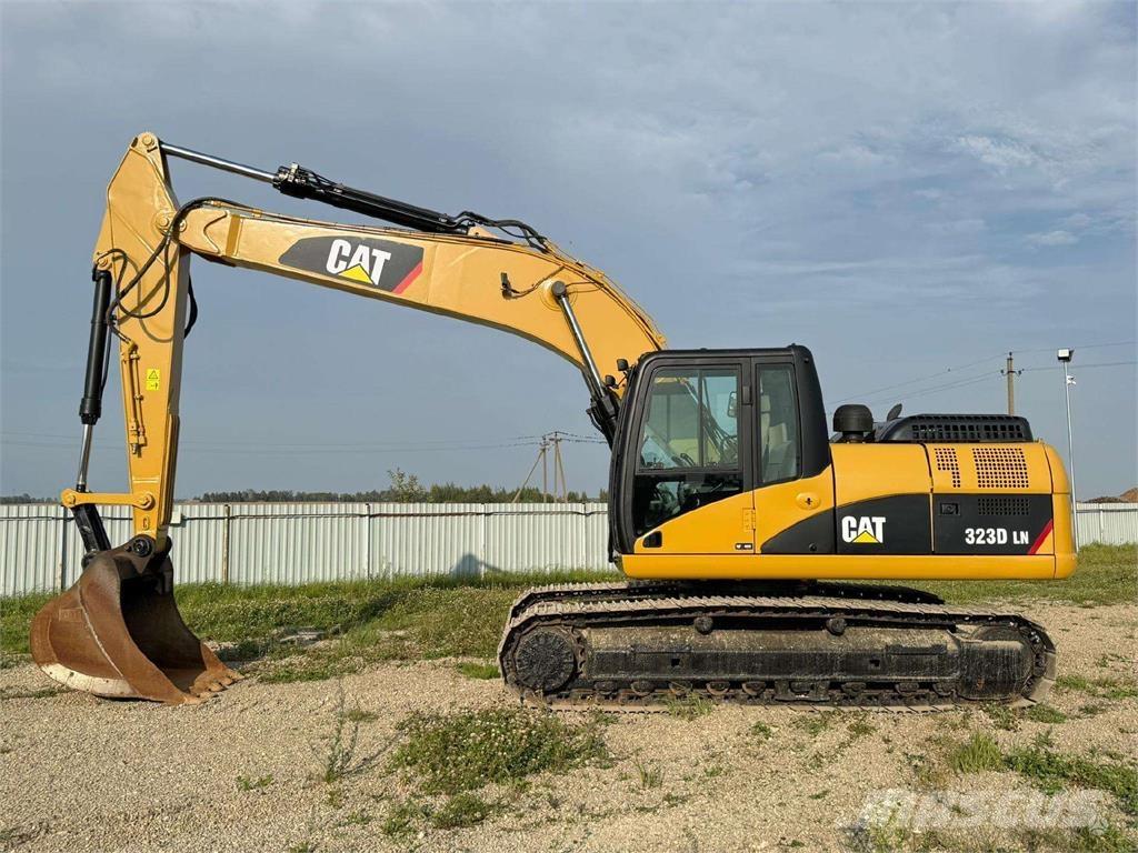 CAT 323 D Crawler excavators