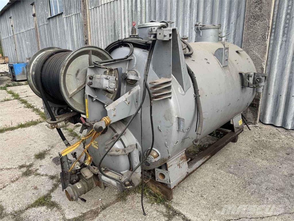  -Kita- Cisterna Municipal / general purpose vehicles