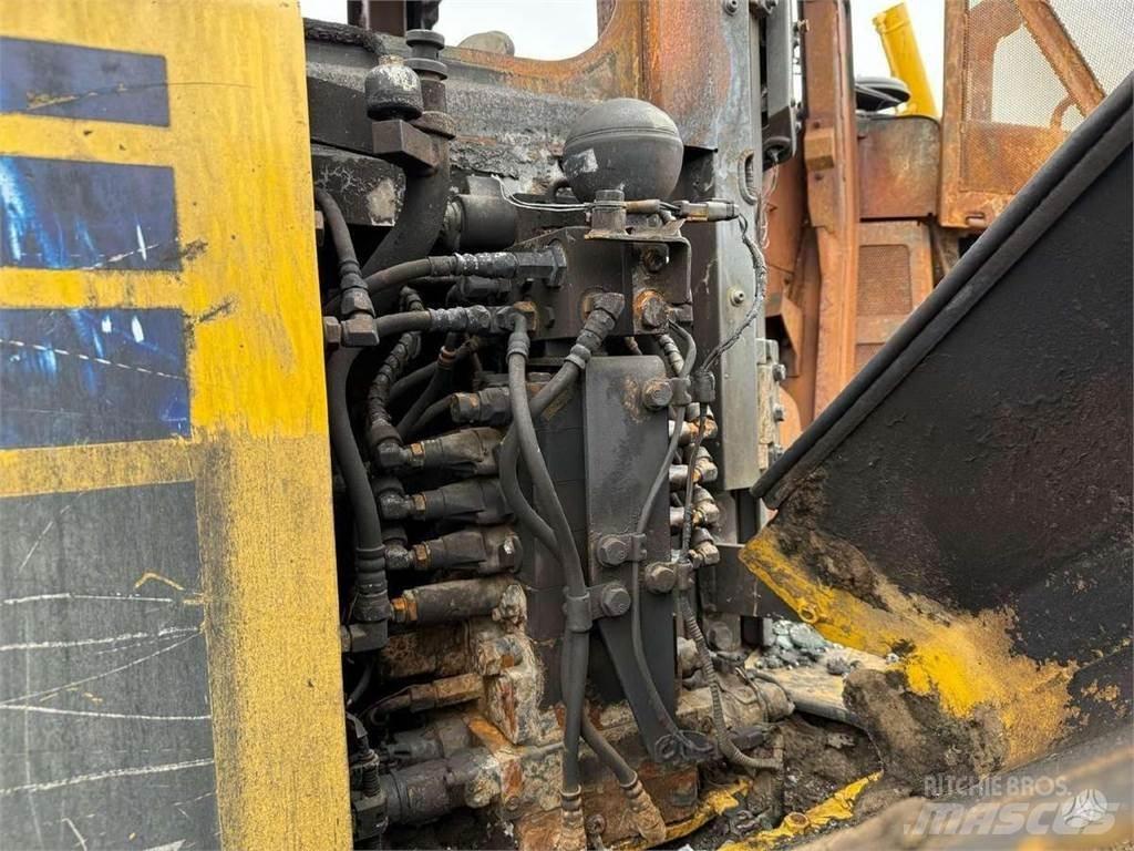 Komatsu D65WX-18 Crawler dozers