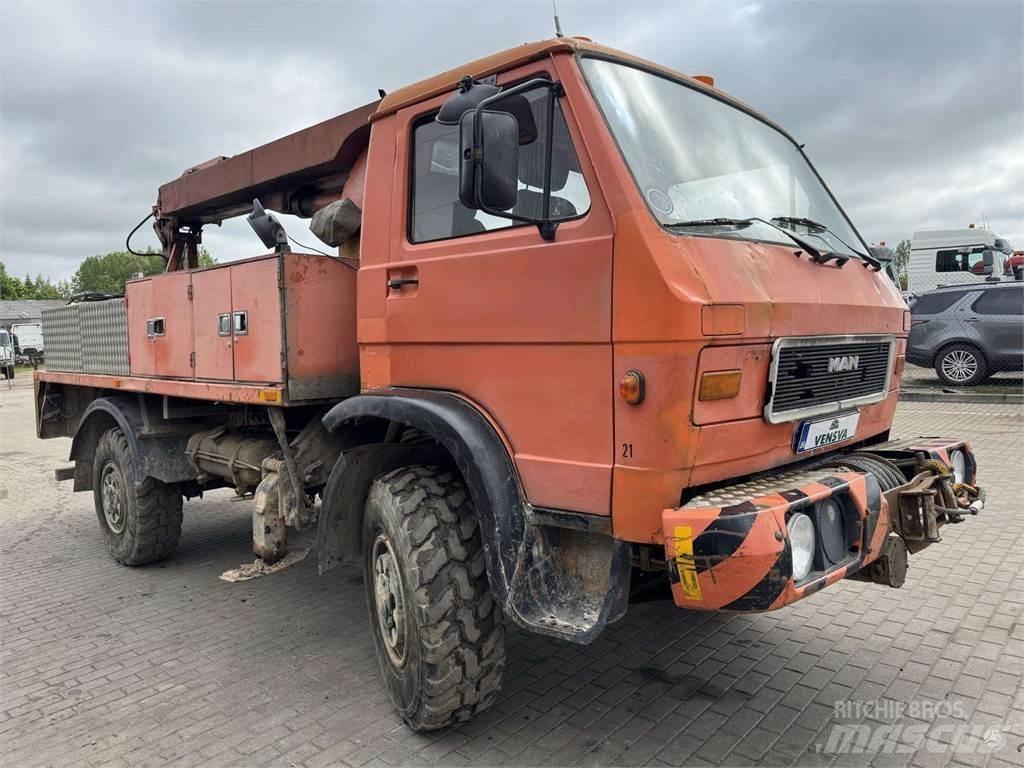 MAN 9.150 4x4 14m. Truck mounted aerial platforms