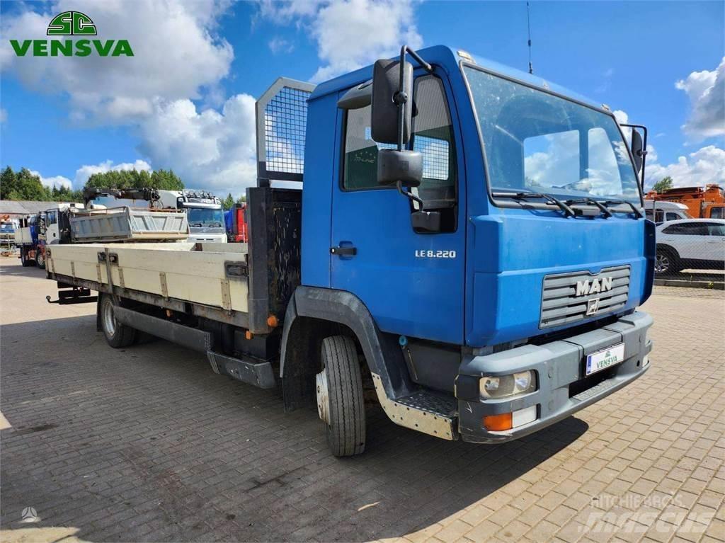MAN LE 8.220 Flatbed/Dropside trucks