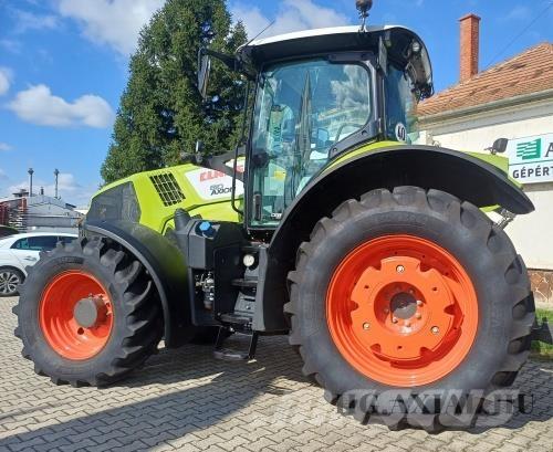 CLAAS Axion 810 Tractors