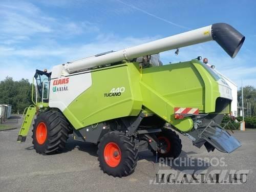 CLAAS Tucano 440 Combine harvesters