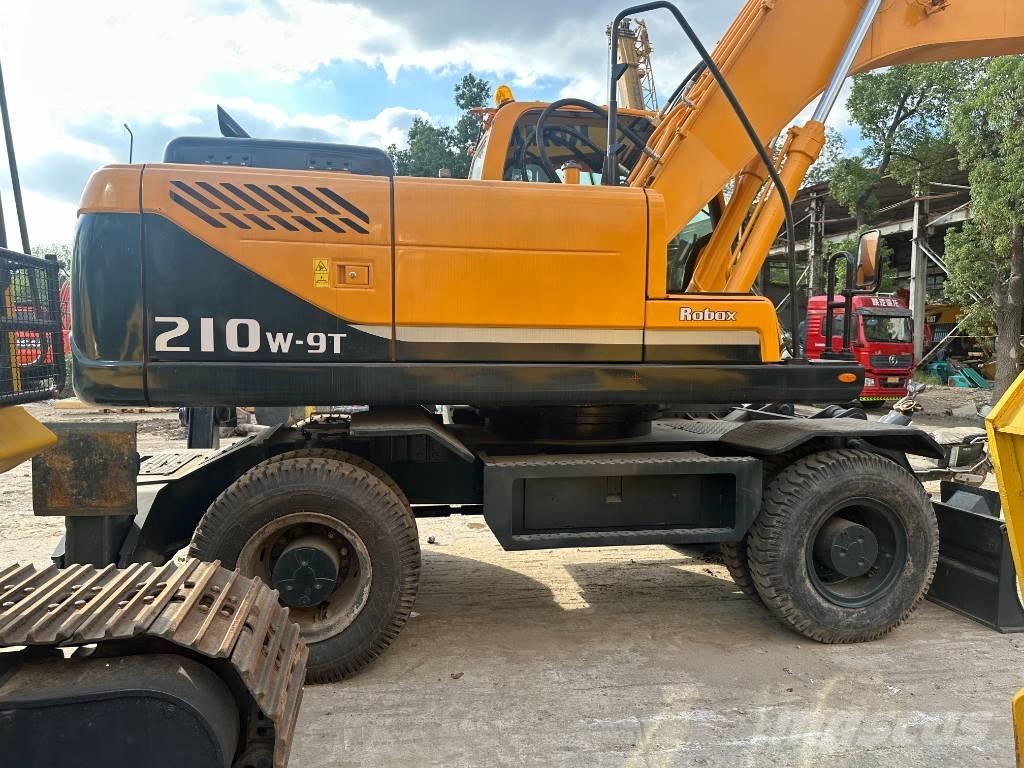 Hyundai 210w Wheeled excavators