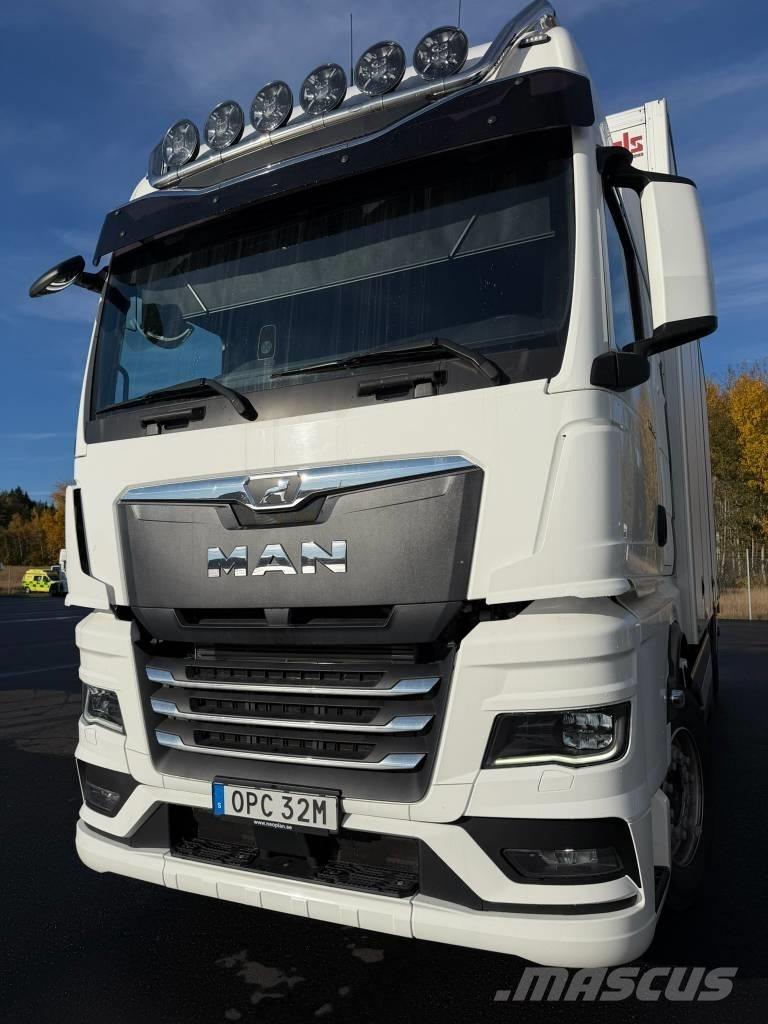 MAN 26.510 6X2-4 Van Body Trucks