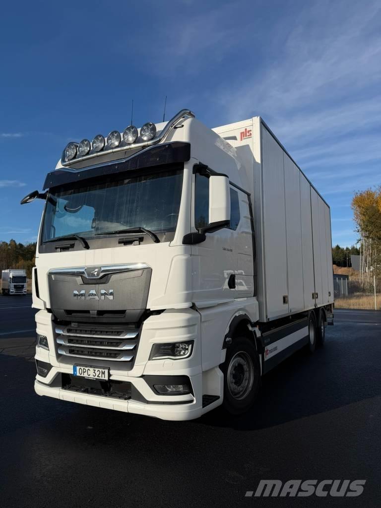 MAN 26.510 6X2-4 Van Body Trucks