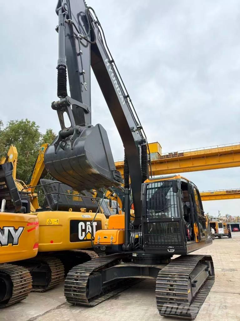 Hyundai R220LC-9S Midi excavators  7t - 12t