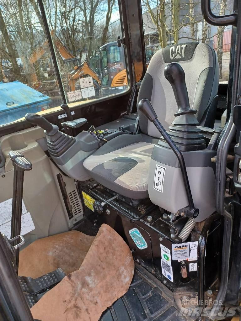CAT 305 Mini excavators < 7t