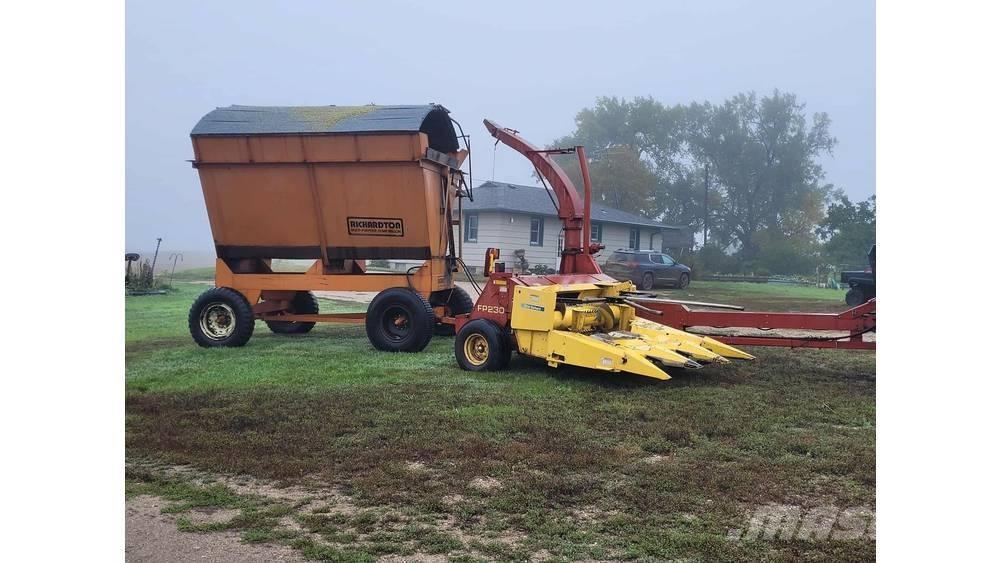 New Holland FP230 Forage harvesters