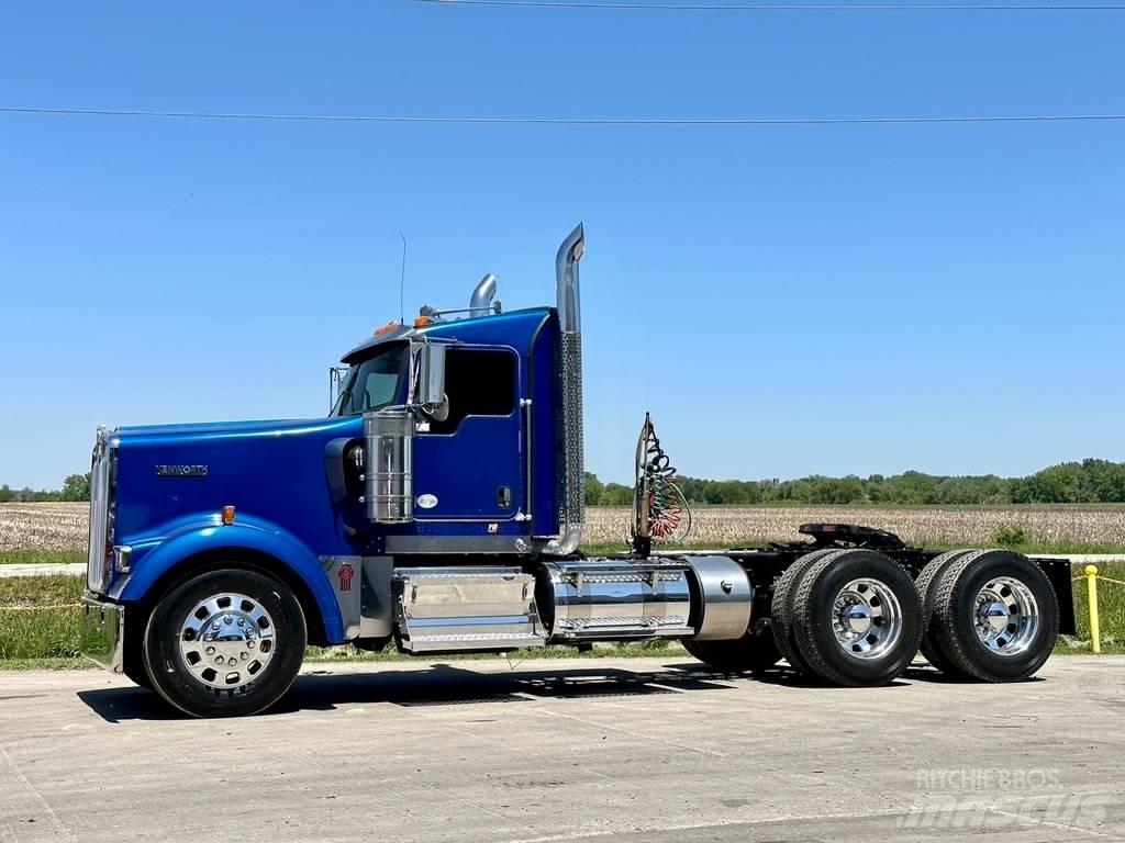 Kenworth W 900 Truck Tractor Units