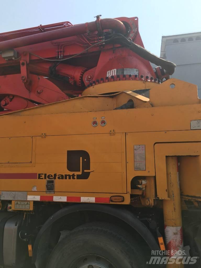 Putzmeister 46m Concrete pumps