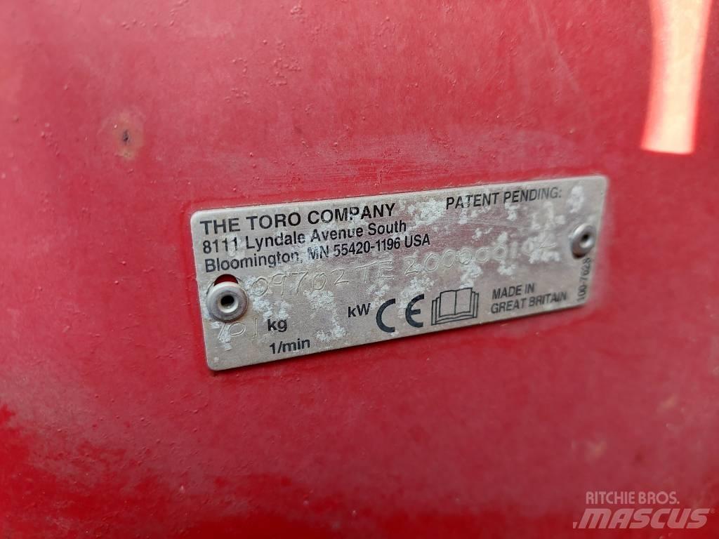 Toro Procore 880 Aerators and dethatchers