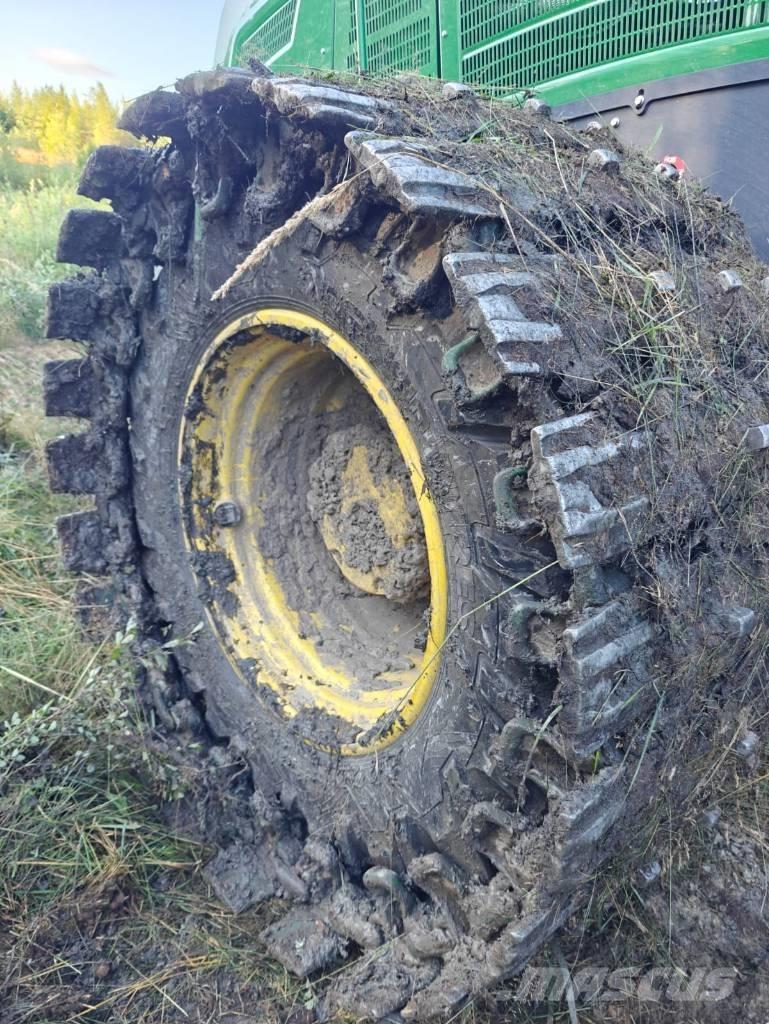 John Deere 1270 G Harvesters