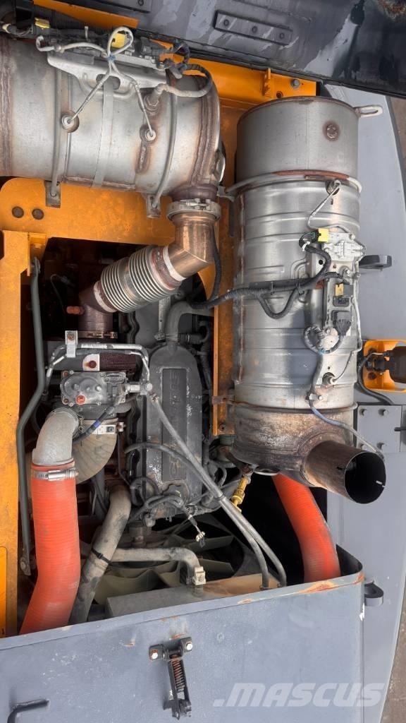 Hyundai HW 180 Wheeled excavators