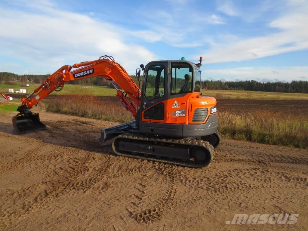 Doosan DX 85 R Midi excavators  7t - 12t
