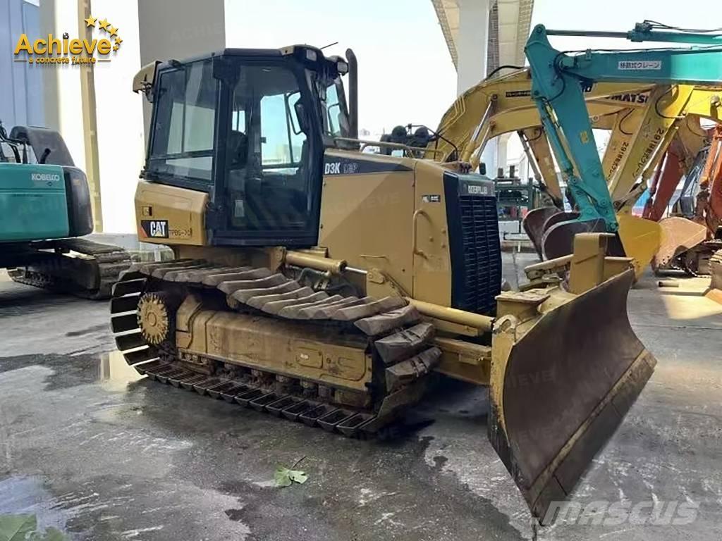 CAT D 3 Crawler dozers