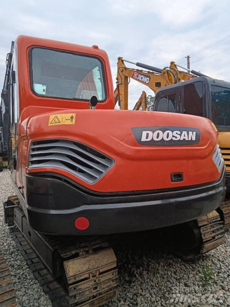 Doosan DX 75 Mini excavators < 7t